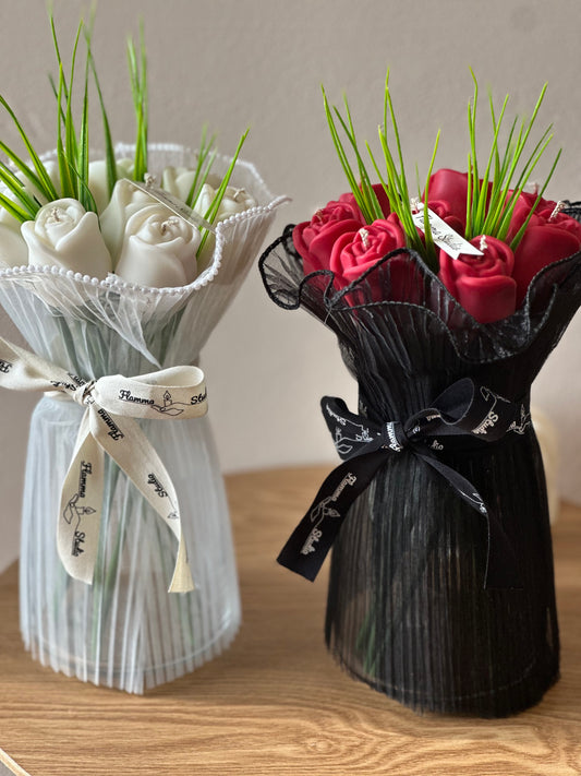 Ваза с Рози от свещи